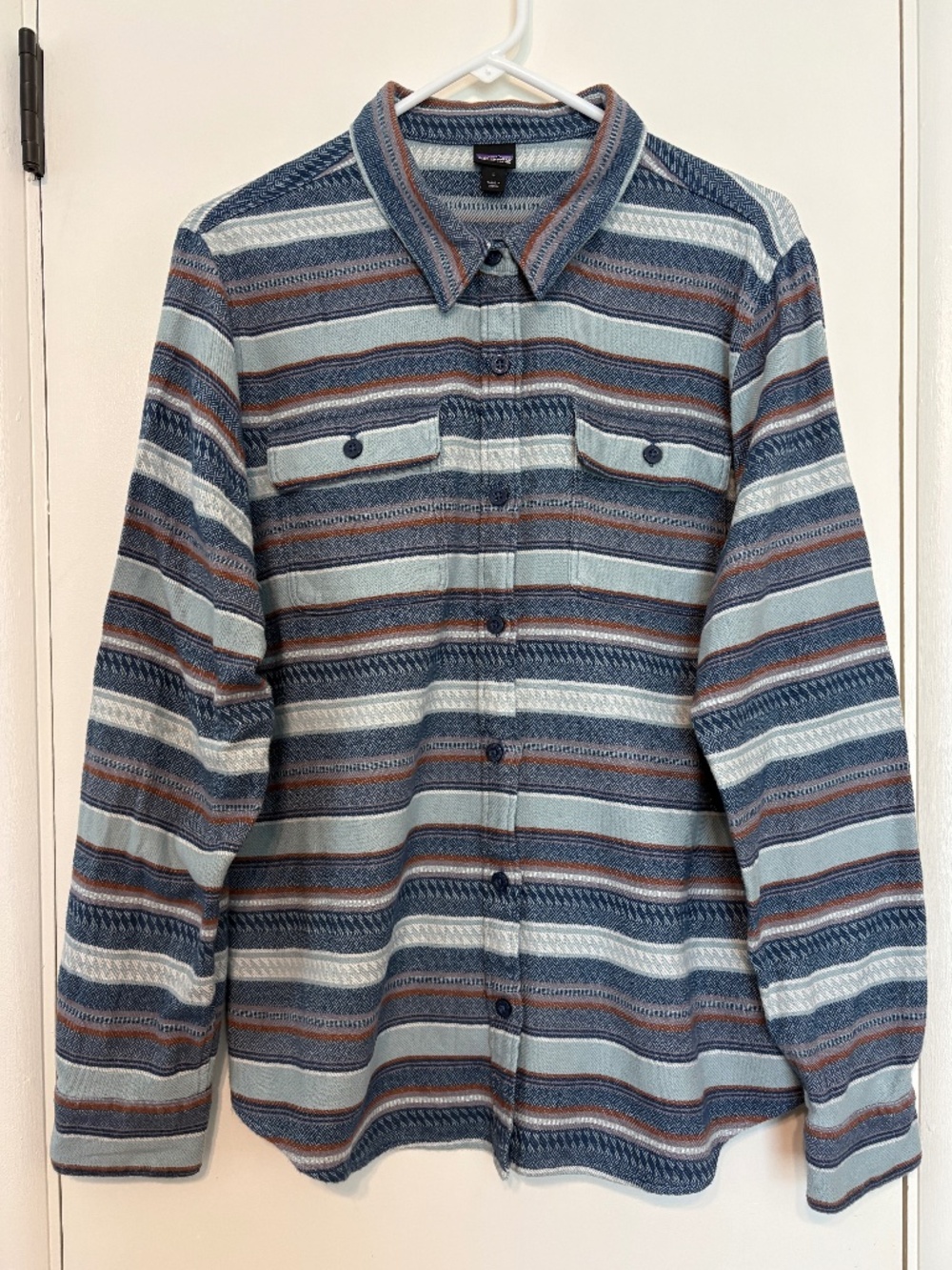 Patagonia #53916 Women's Blue Stripe Fjord Flannel Button-Front Shirt Top L Logo